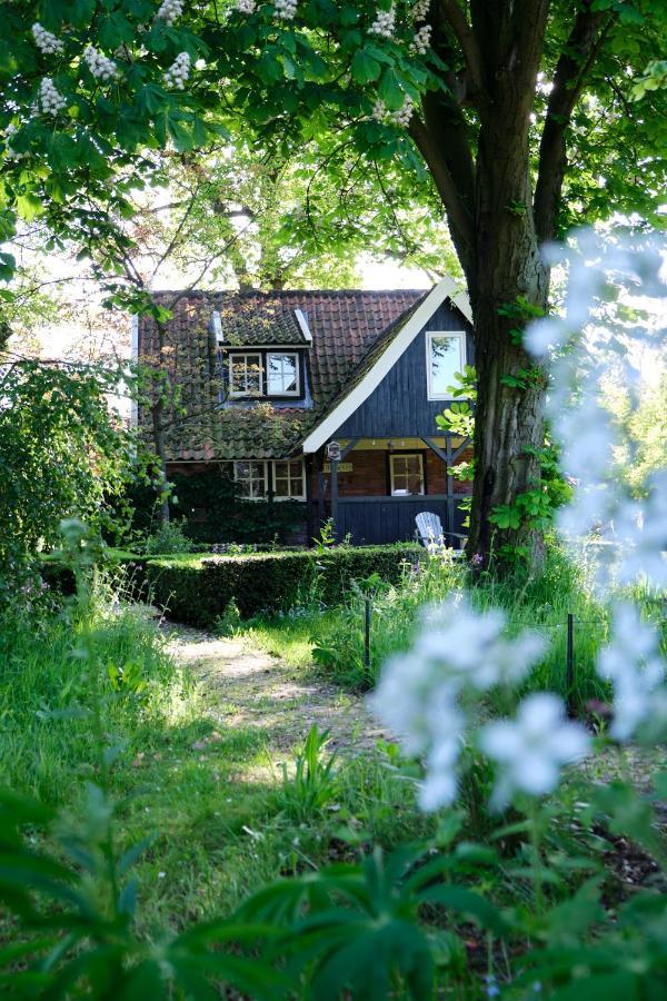 Loosan Lodges Gastenhuis Reutum Ngoại thất bức ảnh